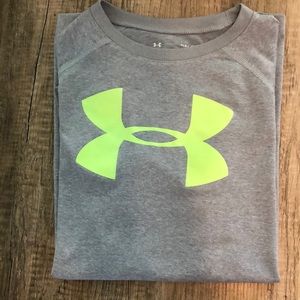 Under Armour boys t shirt
